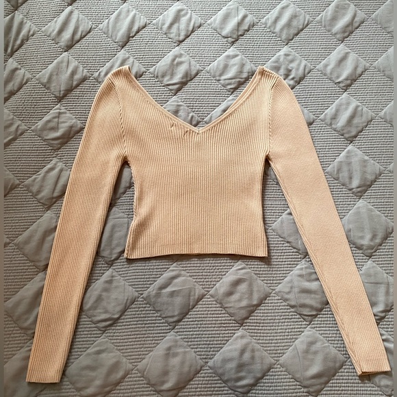 V-Neck Ribbed Cropped Tan Sweater - Picture 4 of 8